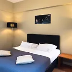 Bizstay Cornerhouse Apartment